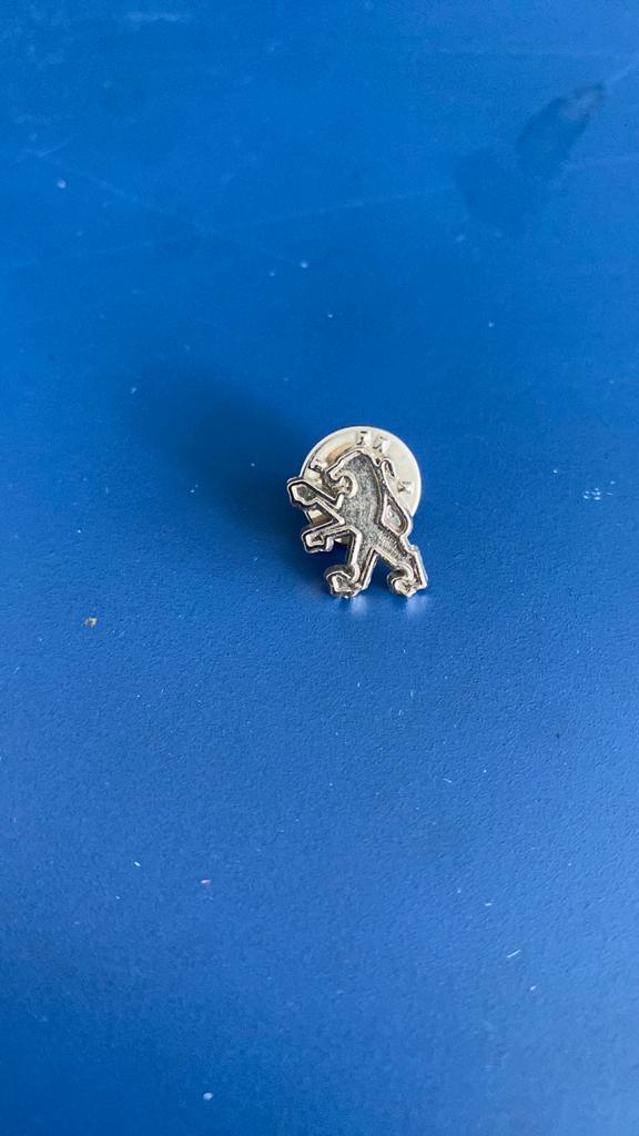 Peugeot leeuw pin zilverkleurig, Ophalen of Verzenden, Nieuw, Gebruiksvoorwerp