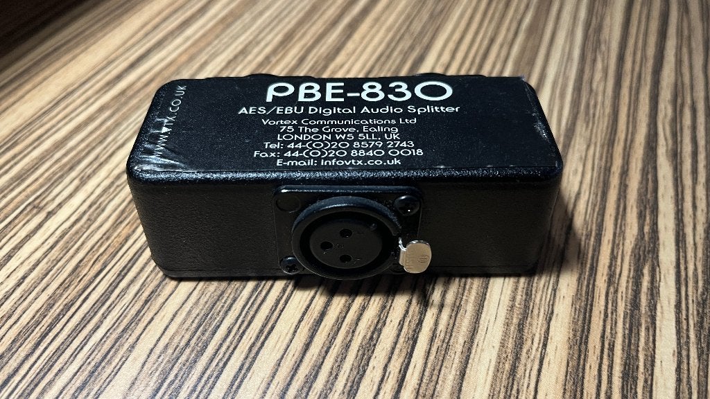 PBE-830 AES/EBU Digital Audio Splitter, Ophalen of Verzenden, Zo goed als nieuw