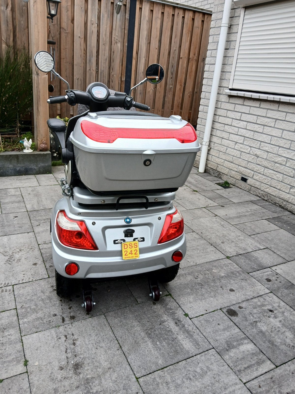 te koop scootmobiel, Ophalen, Zo goed als nieuw, Overige merken, 16 km/u of meer