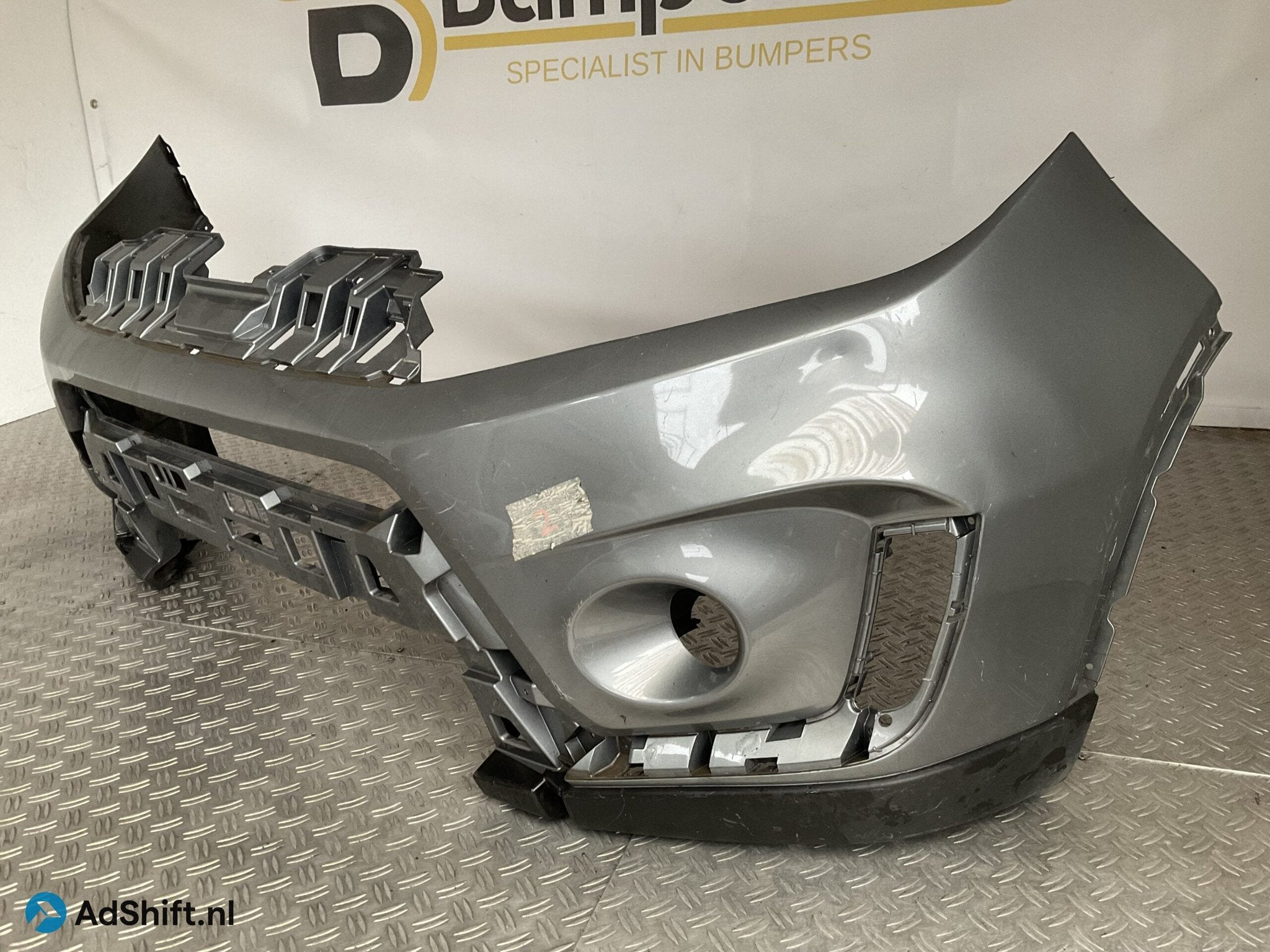 Bumper Suzuki Vitara Facelift 18- 71711-86R Voorbumper E5-16, Bumper