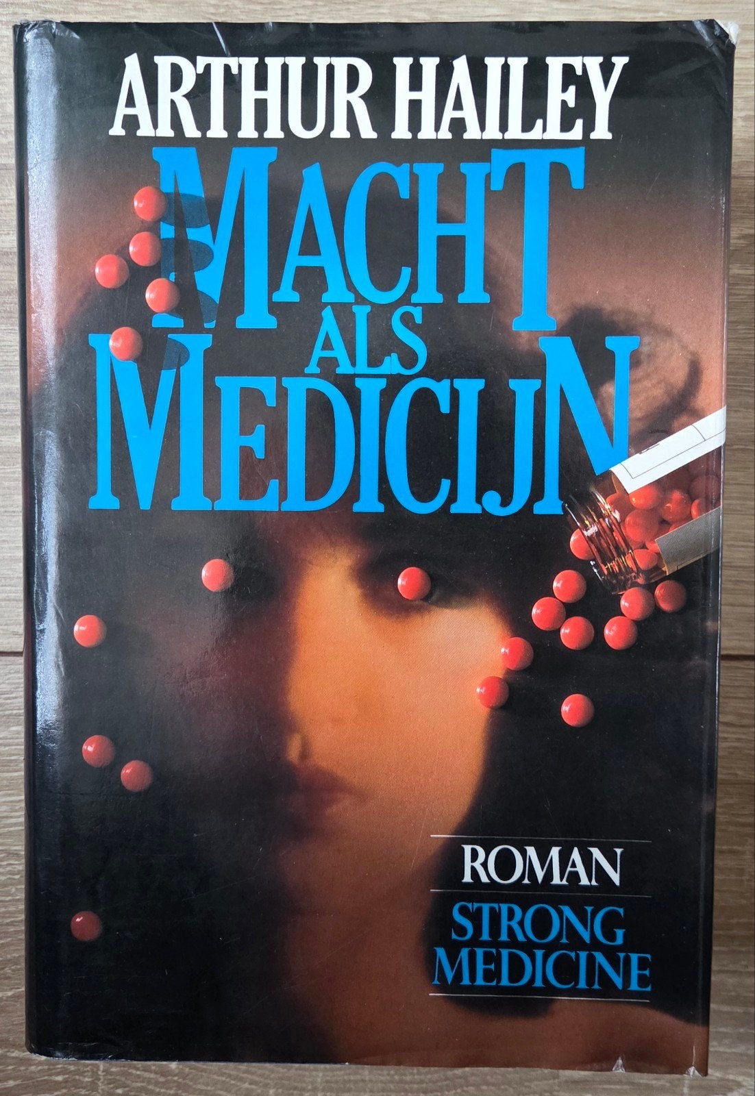 Arthur Hailey - Macht als medicijn, Ophalen of Verzenden, Zo goed als nieuw, Arthur Hailey
