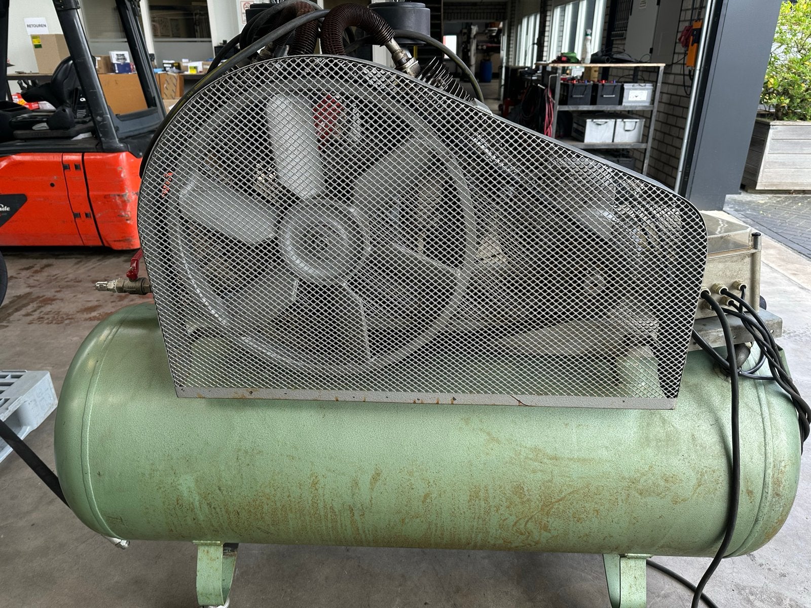 Professionele Creemers Compressor met Droger, Doe-het-zelf en Verbouw, Compressors, Ophalen, Gebruikt, 800 liter/min of meer, 10 bar of meer