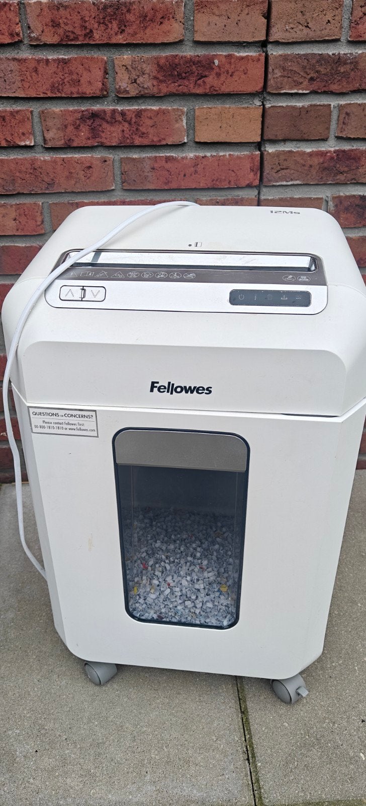 Fellowes 12ms paper shredder plus maintenance oil and manual, Ophalen, Zo goed als nieuw