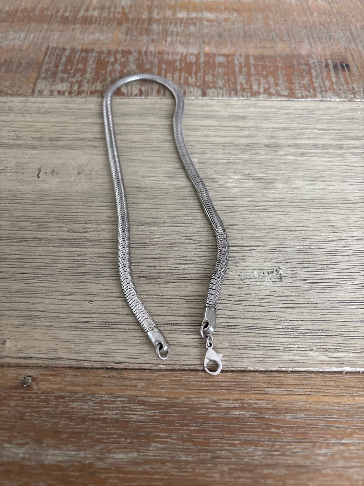Stijlvolle Zilveren Ketting - Slangschakel Design, Sieraden, Tassen en Uiterlijk, Kettingen, Ophalen of Verzenden, Zo goed als nieuw
