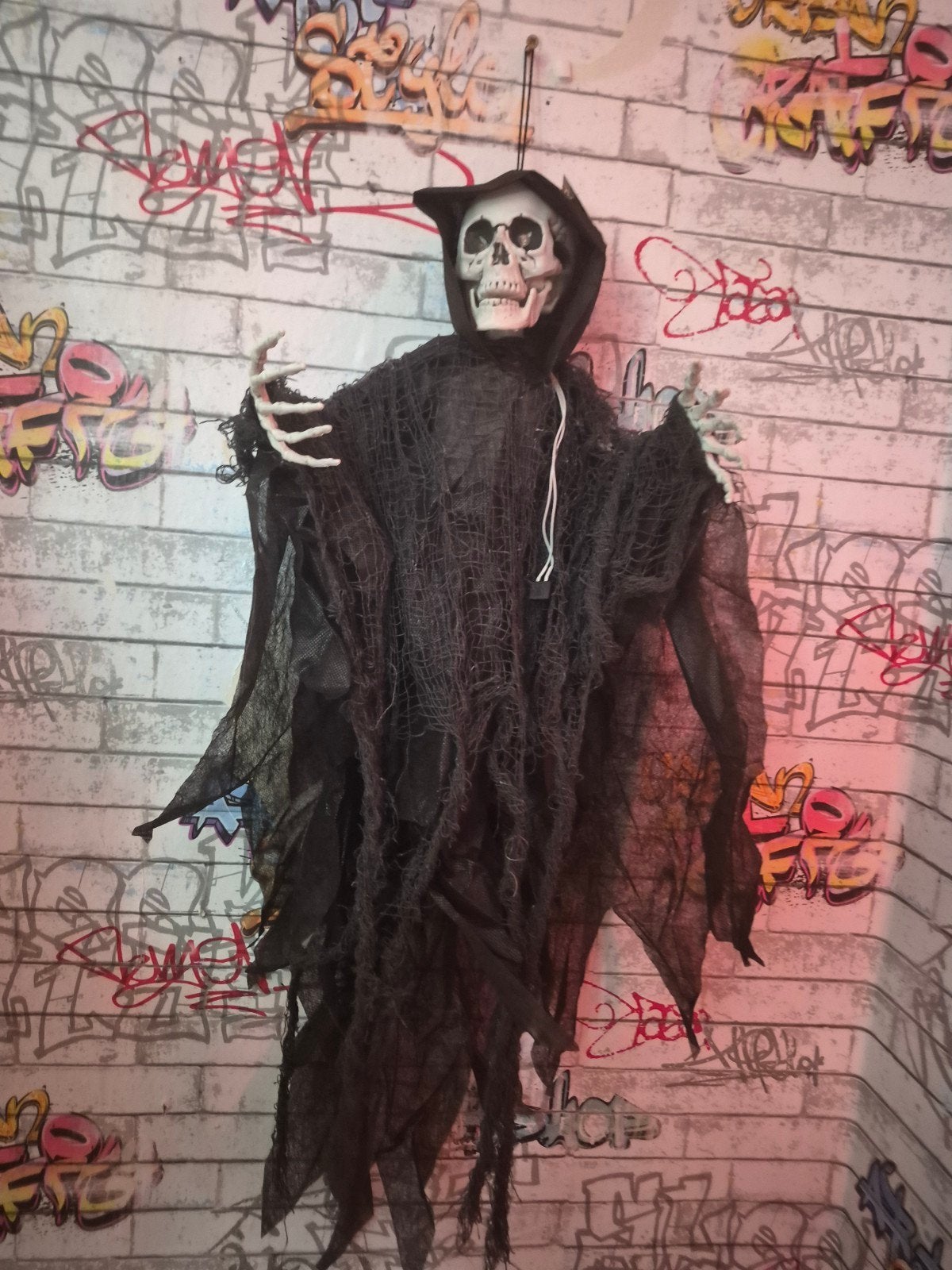 Reaper rode ogen B+L+G 75cm, Hobby en Vrije tijd, Ophalen of Verzenden, Nieuw, Versiering, Halloween of Griezel