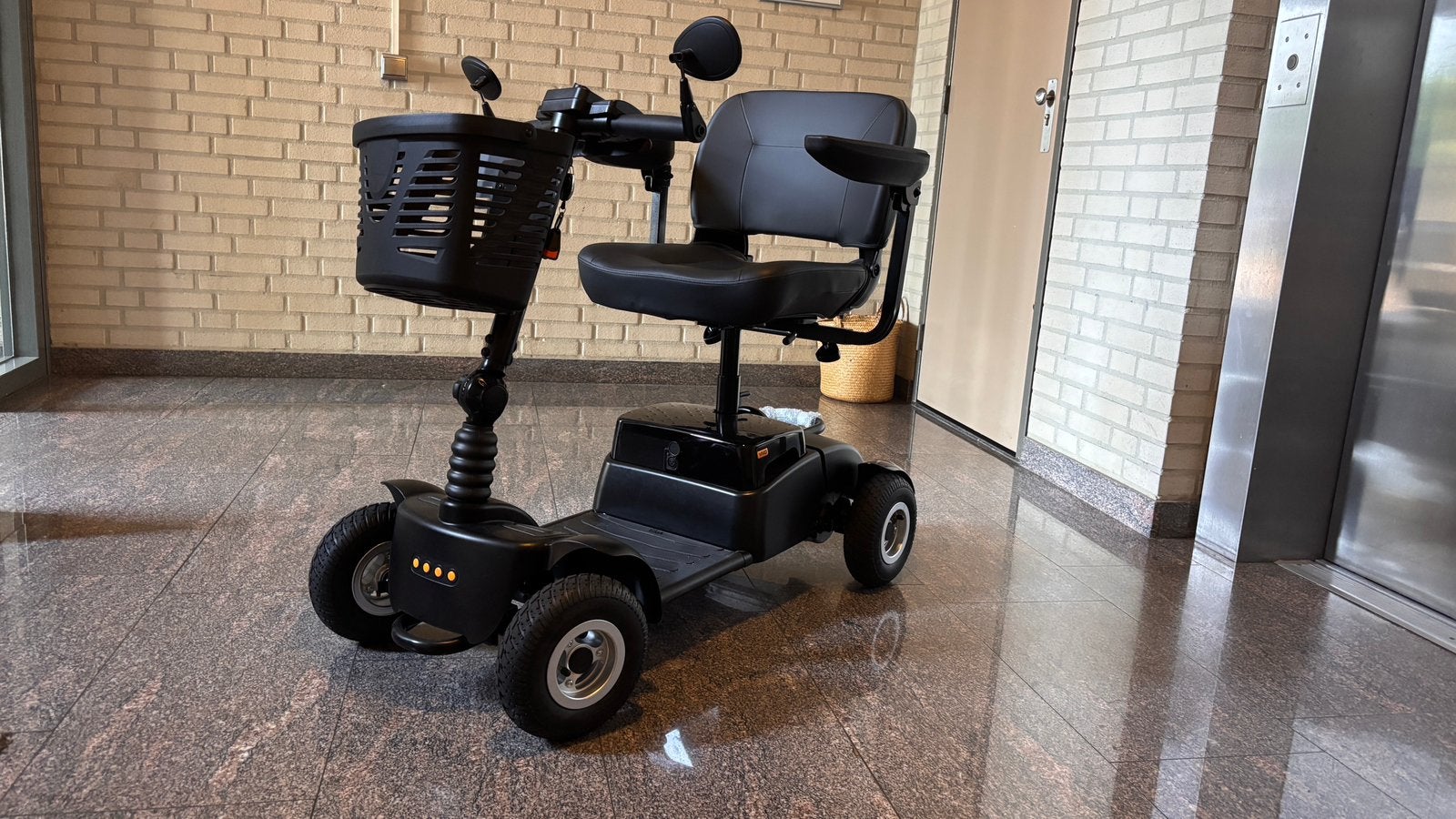 Vivo scootmobiel Life & Mobility | Nieuwstaat | Lithium accu, Diversen, Ophalen, Life and Mobility, 10 km/u of minder, Zo goed als nieuw
