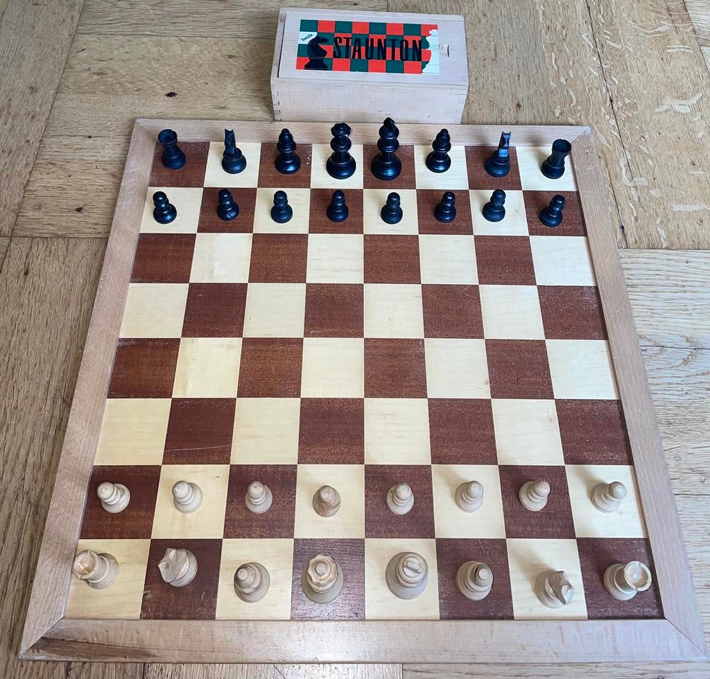 Staunton schaakset houten schaakbord  schaakstukken 60mm, Ophalen of Verzenden, Zo goed als nieuw