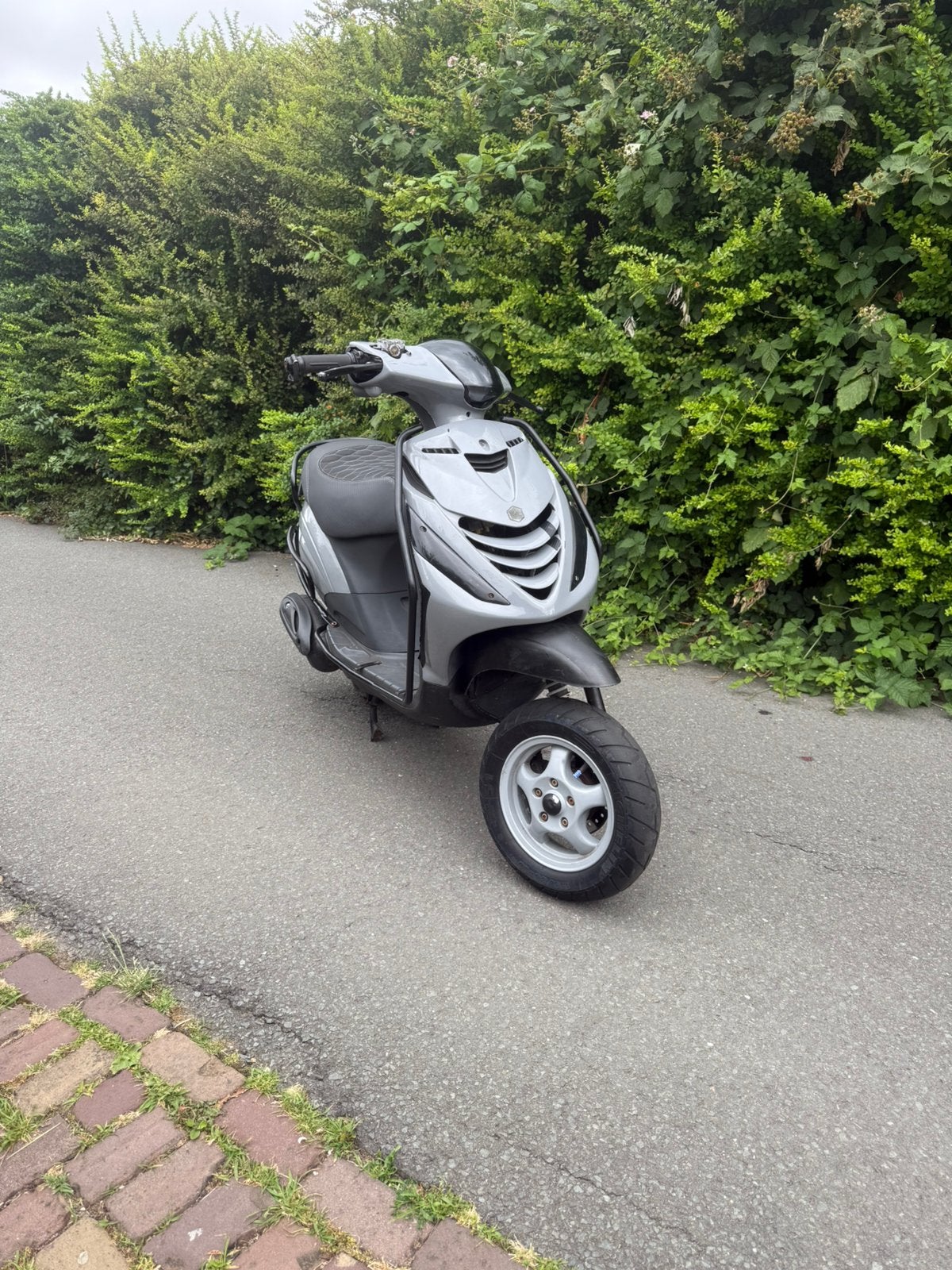 Piaggio Zip Sp 80cc- Full option- Sp vork, Ophalen, Maximaal 45 km/u, Zip, Zo goed als nieuw
