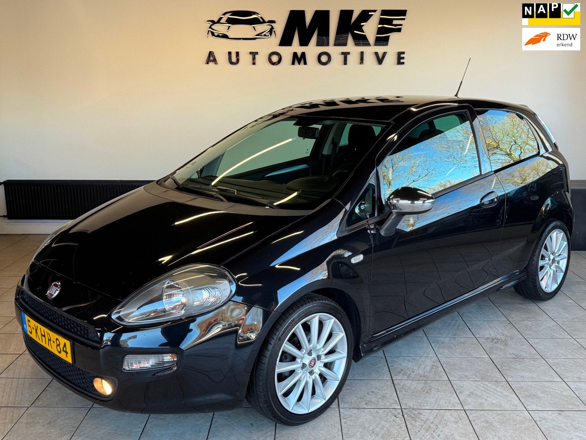 Fiat Punto Evo 0.9 TwinAir Sport 2013 Zwart ECC/LMV/KM NAP!, Auto's, Voorwielaandrijving, Euro 5, 86 pk, Zwart