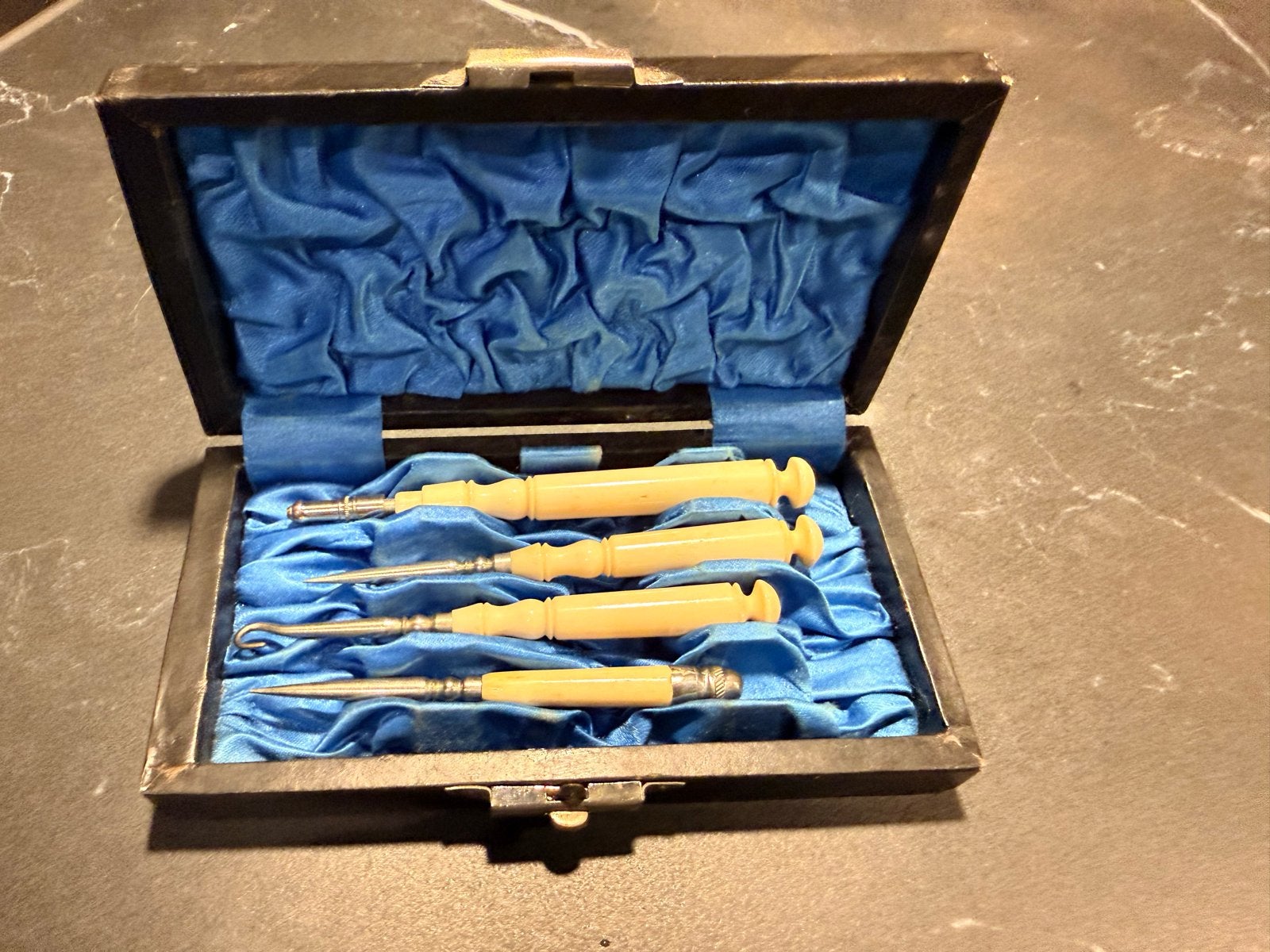 Antieke damesverzorgingsset/naaiset uit de jaren '30, Antiek en Kunst, Ophalen
