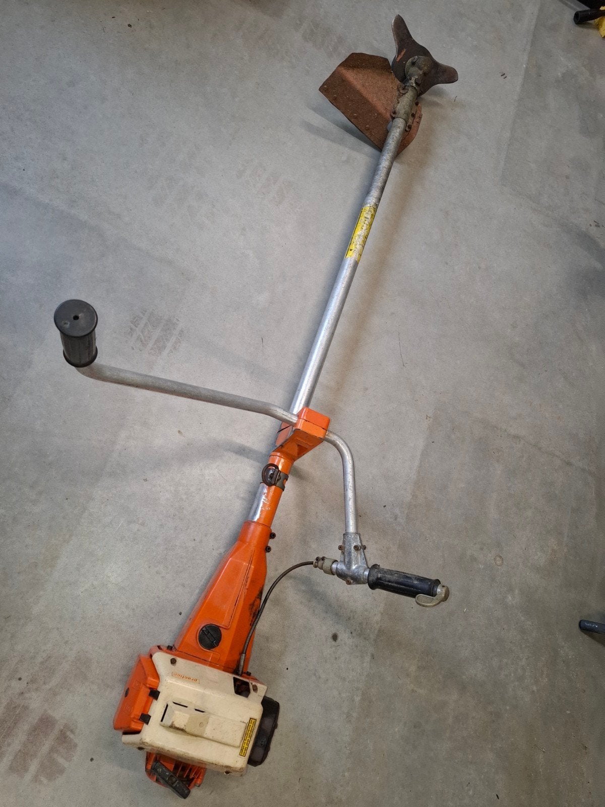 Husqvarna 36R Bosmaaier met Harnas, Tuin en Terras, Ophalen, Benzine, Gebruikt, 30 tot 50 cm