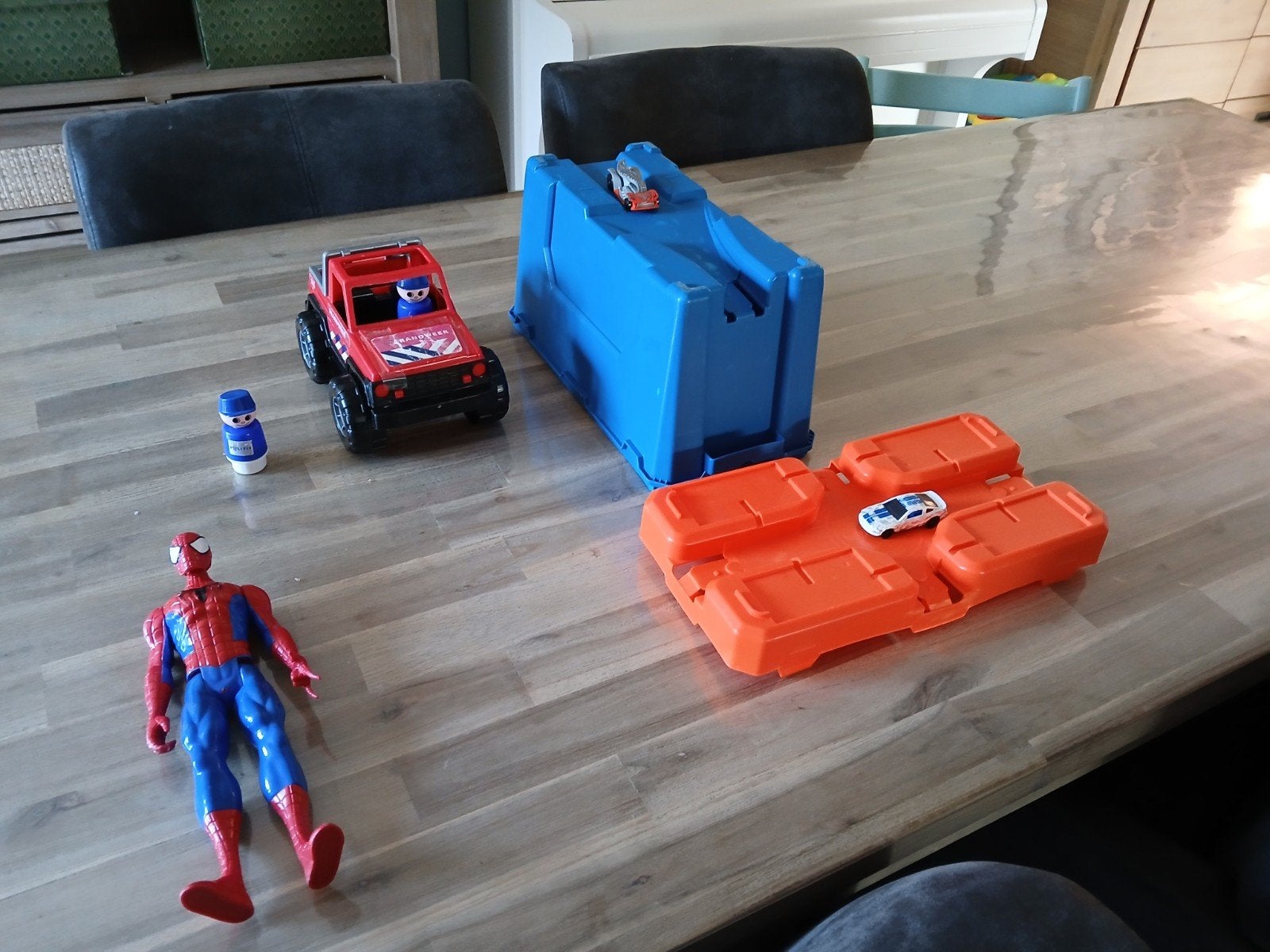 Speelgoed set: Hot Wheels, Brandweer auto en spiderman, Kinderen en Baby's, Speelgoed | Actiefiguren, Ophalen, Gebruikt
