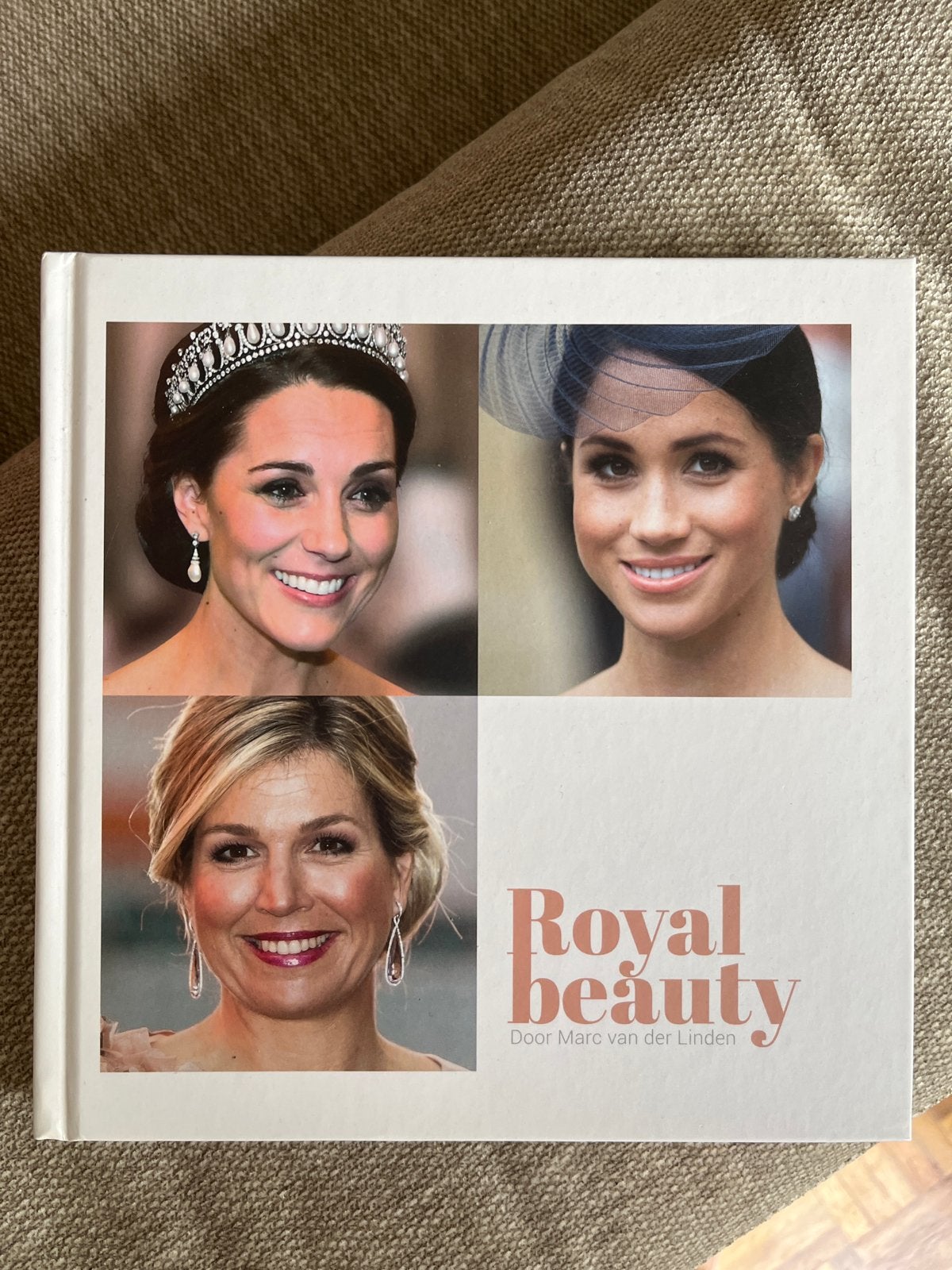 Royal Beauty - Boek over Koninklijke Schoonheid, Verzamelen, Koninklijk Huis en Royalty, Ophalen, Nieuw, Buitenland, Tijdschrift of Boek