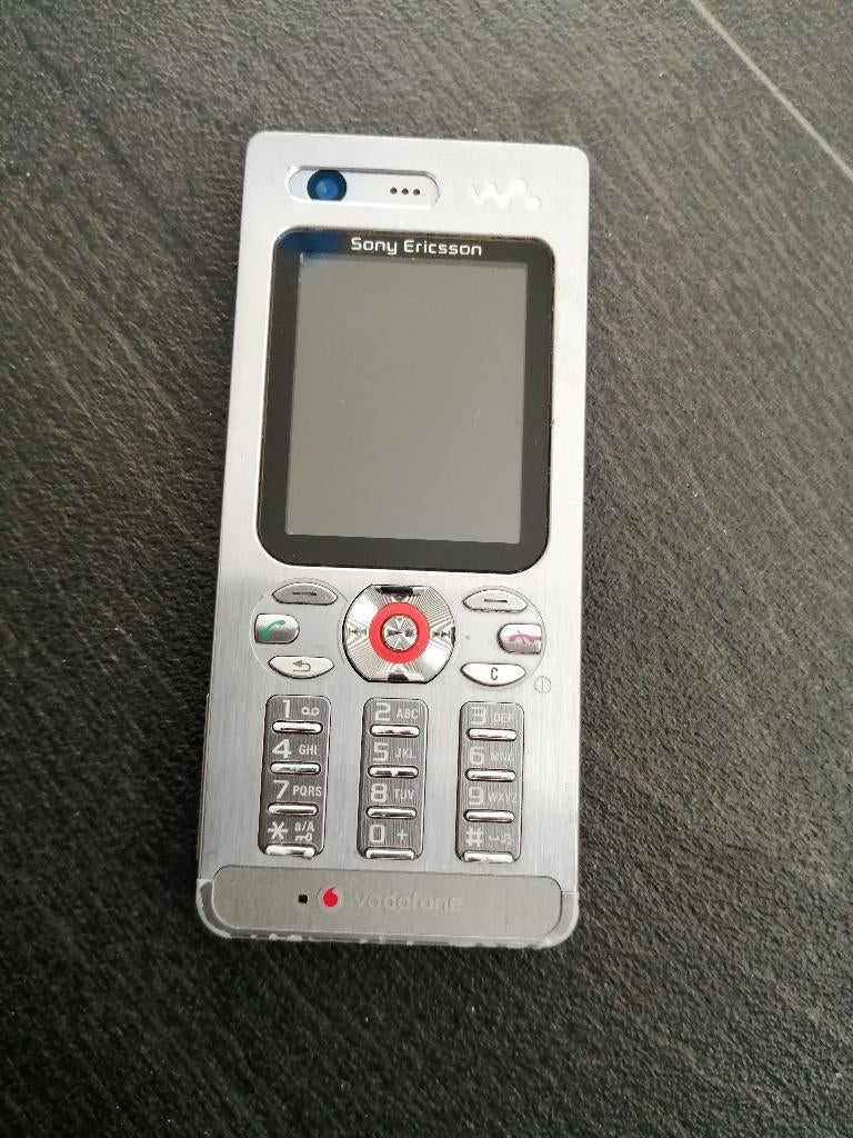 RETRO ZELDZAME SONY ERICSSON WALKMAN SILVER TELEFOON GSM, Gebruikt, Overige systemen, Fysiek toetsenbord, Ophalen of Verzenden