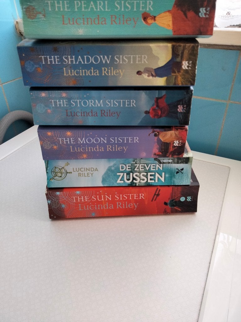 De Zeven Zussen serie - Lucinda Riley (6 boeken), Europa overig, Lucinda Riley, Ophalen, Gelezen