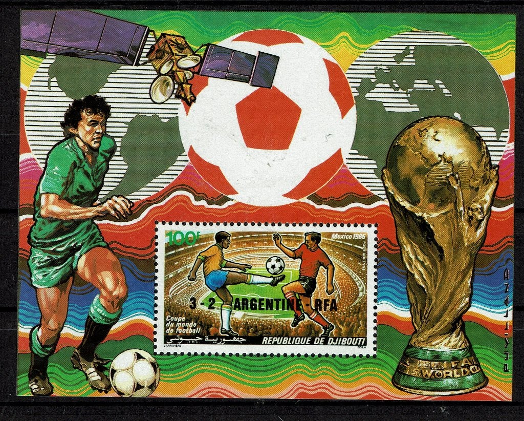 DJIBOUTI 1986 PF BLOK VOETBAL SPORT SOCCER RUIMTEVAART SPACE, Ophalen of Verzenden, Postfris, Sport