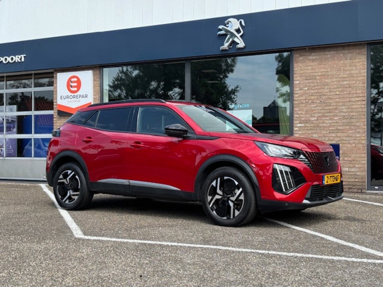 Peugeot 2008 ALLURE 1.2 PT-100pk Navigatie | Apple Carplay &, 101 pk, Gebruikt, 1199 cc, Origineel Nederlands