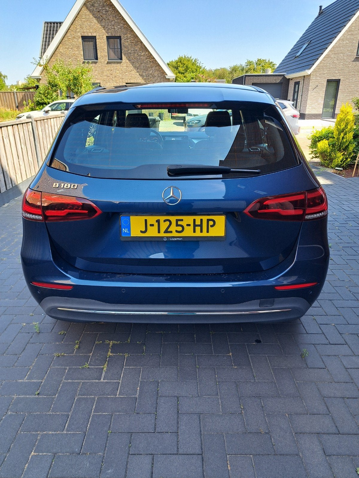 Mercedes-Benz B-Klasse B180 136PK 7G-DCT 2020 Blauw, Auto's, 136 pk, Zwart, 4 cilinders, 700 kg