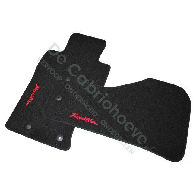 MX5 Matten zwart met rood Roadster logo, De Cabriohoeve VOF, Nieuw, Info@cabriohoeve.nl, Julianalaan 9, 9462PG Gasselte, Nederland