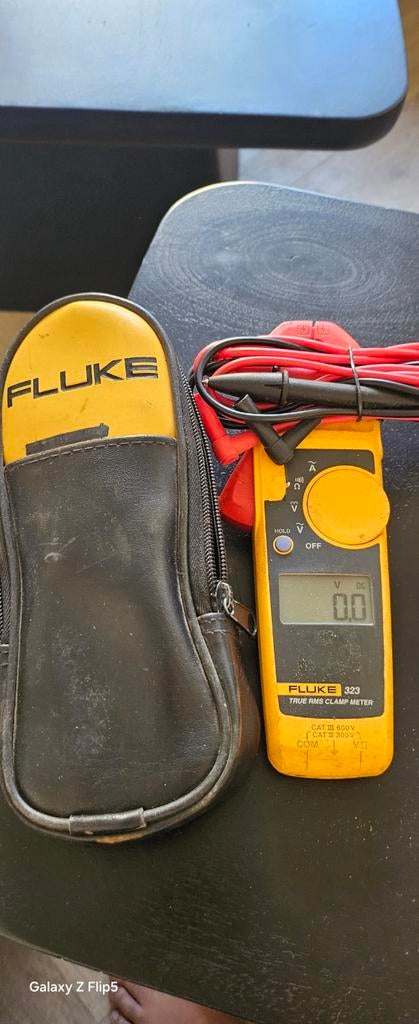 Fluke 323 True RMS Clamp Meter - Ampèremeter, Ophalen of Verzenden