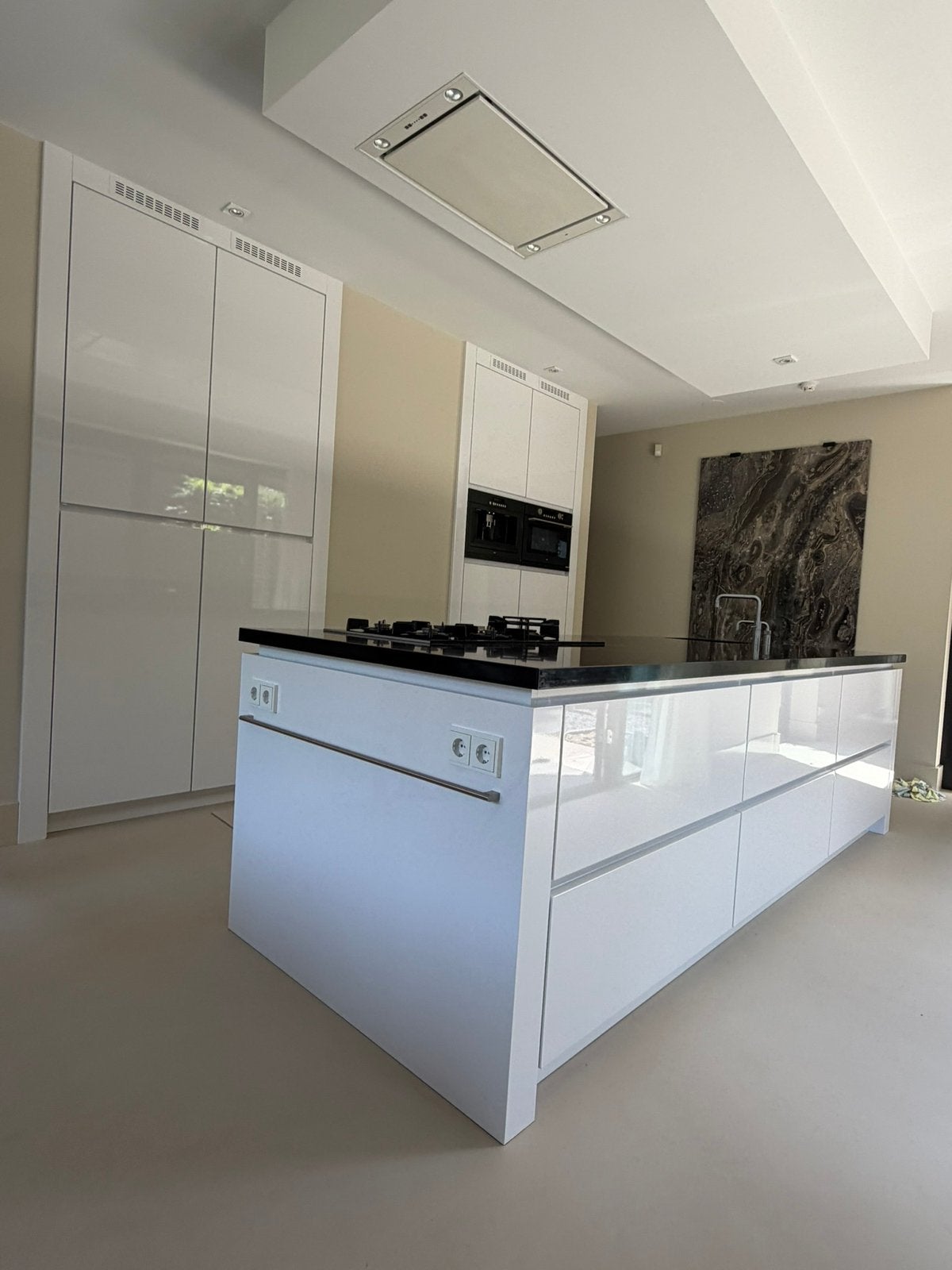Complete keuken met apparatuur – zeer nette staat, Ophalen, Wit, Overige typen, Graniet of Steen