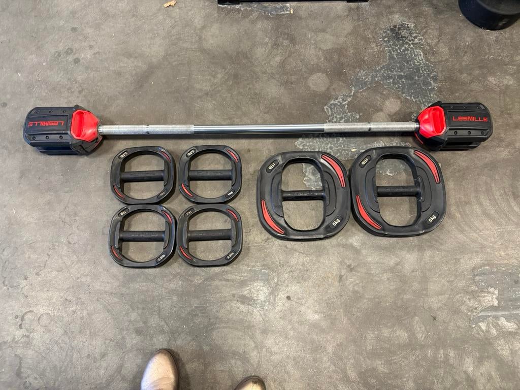 Les mills smartbar set met 14 kg schijven, Sport en Fitness, Fitnessmaterialen, Les mills, Halterset, Gebruikt, Smartbar