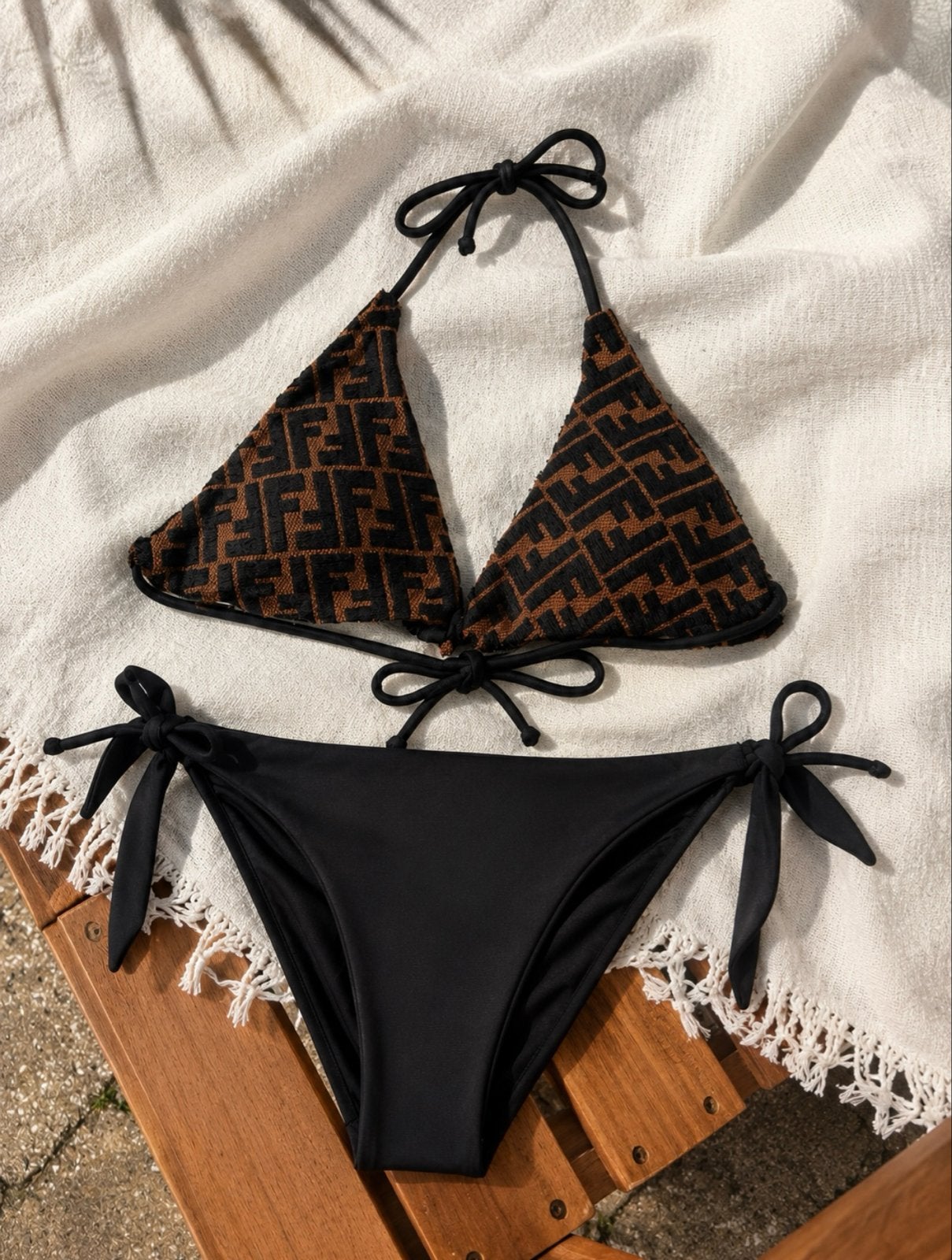 Fendi Bikini - Bruin en Zwart FF Logo, Kleding | Dames, Badmode en Zwemkleding, Ophalen of Verzenden, Zo goed als nieuw, Bruin