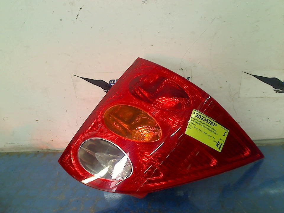 Achterlicht Rechts Peugeot 1007 (KM) (2005-04/2011-02), Kontakt-peugeot@peugeot.com, Gebruikt, Peugeot Deutschland GmbH, Bahnhofsplatz, Rüsselsheim 65423, , Duitsland