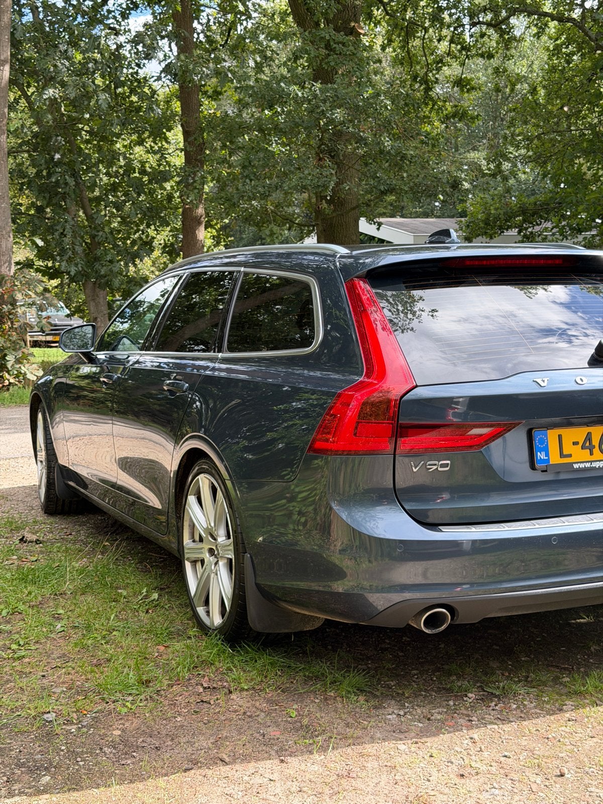 Volvo V90 D4 140KW 2017 Blauw, Voorwielaandrijving, 1969 cc, Stationwagon, Particulier