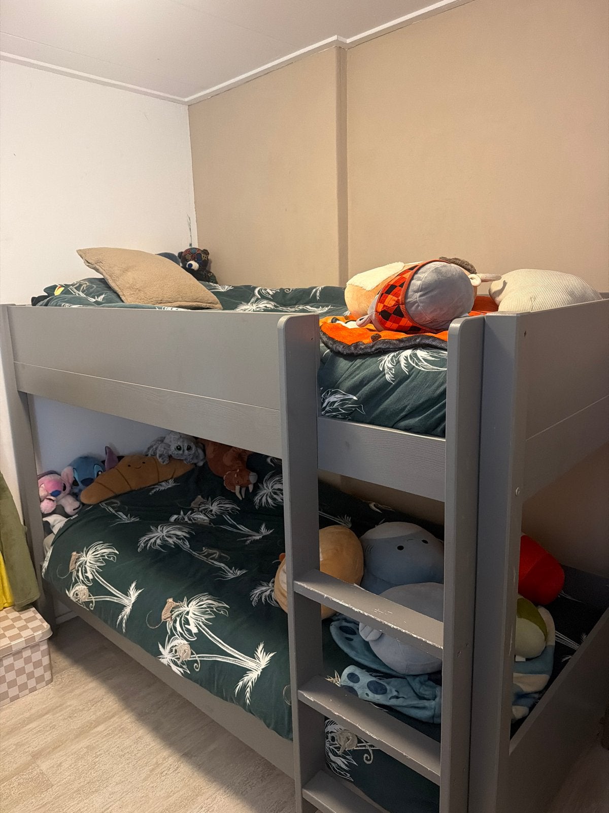 Wehkamp grijs stapelbed met ladder