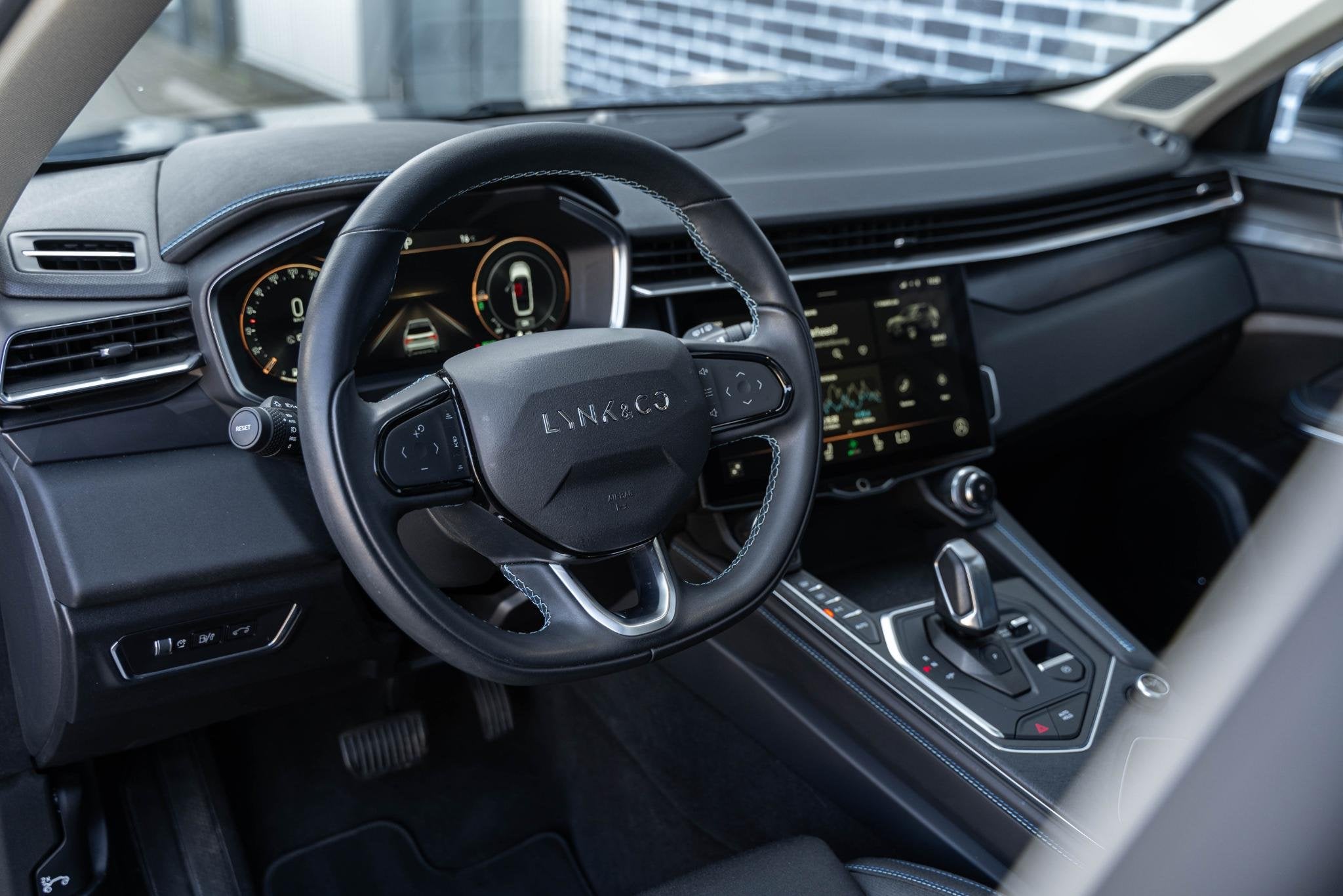 Lynk & Co 01 1.5 Plug-in Hybrid | SUV met 1.800 kg trekvermo, Stof, Euro 6, Blauw, 120 €/maand
