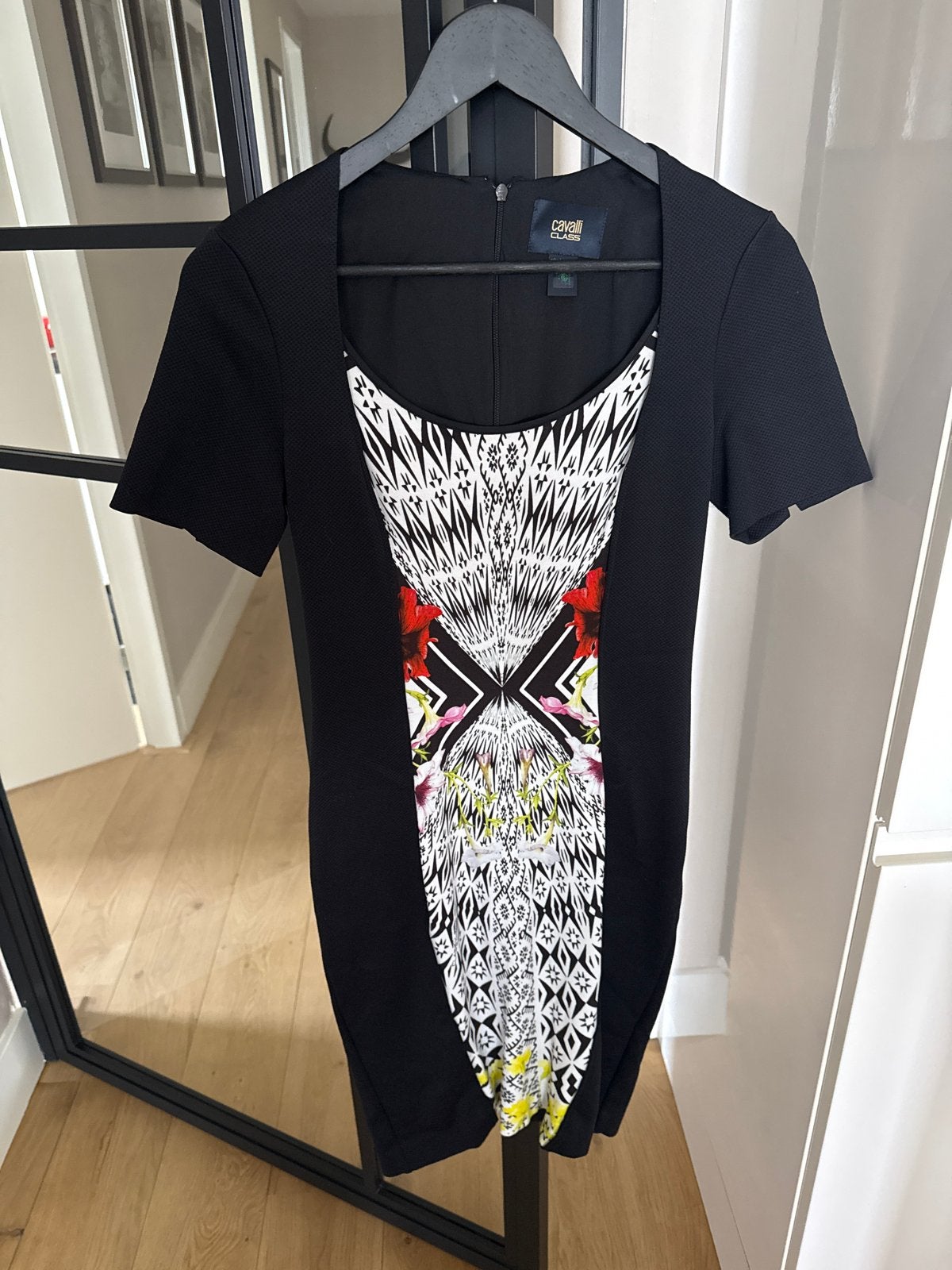 Cavalli Class jurk met print - Zo goed als nieuw, Kleding | Dames, Verzenden, Zwart, Zo goed als nieuw, Knielengte