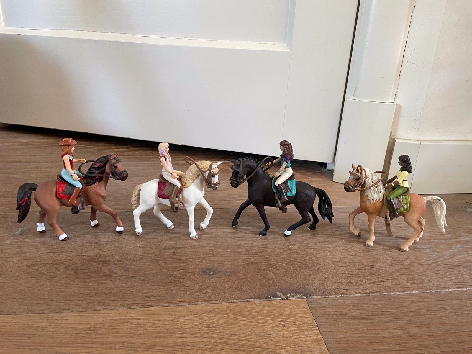 Schleich set 4 meiden HORSE CLUB, Ophalen, Zo goed als nieuw, Paard, Beeldje of Figuurtje