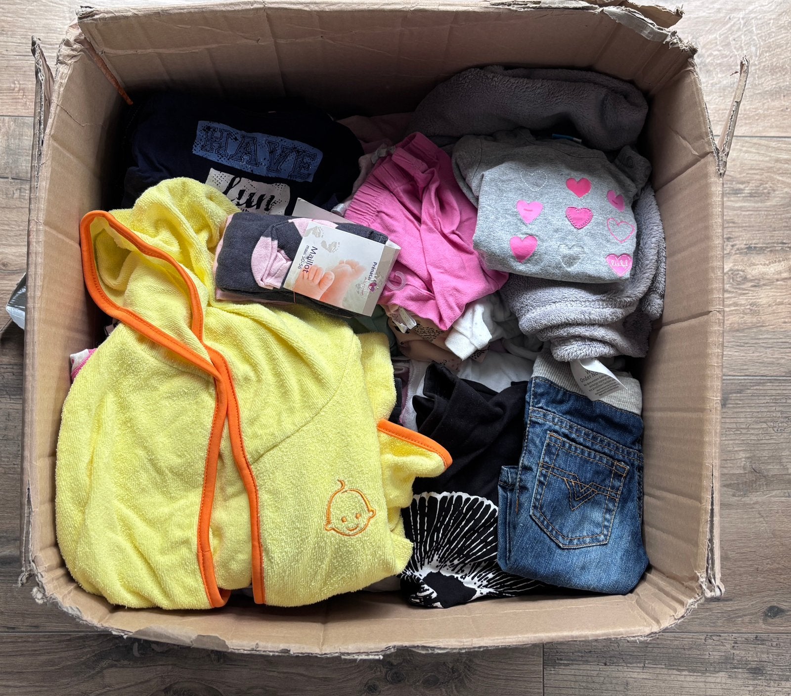 Babykledingpakket met o.a. merkkleding, shirts, broekjes, Kinderen en Baby's, Babykleding | Baby-kledingpakketten, Zo goed als nieuw