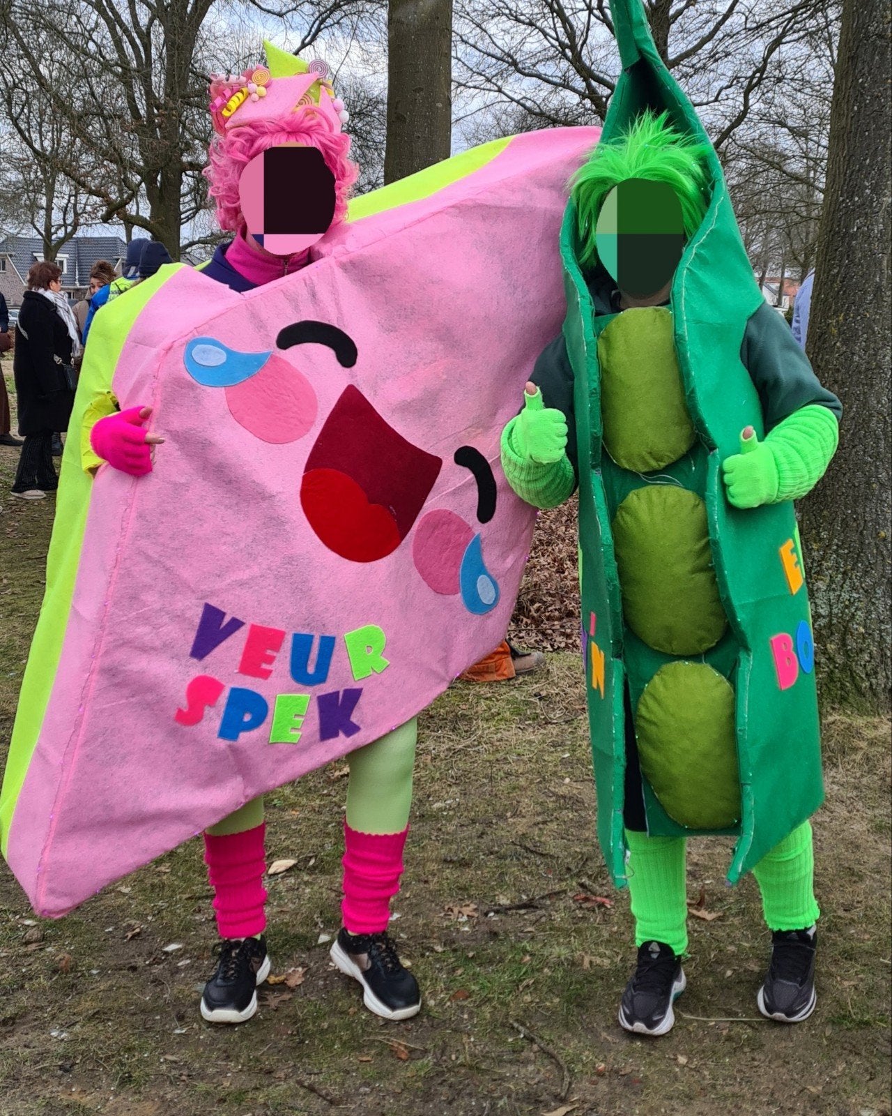 Loopgroep carnaval kostuums 'veur Spek en Boon'n', Ophalen, Carnaval, Kleding