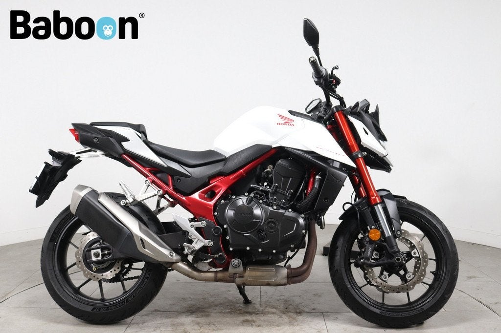 Honda CB 750 Hornet (bj 2023), Honda, Meer dan 35 kW, ABS, 755 cc