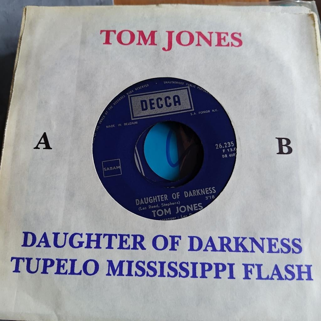Tom Jones - Daughter of Darkness / Tupelo Mississippi Flash, Gebruikt, 7 inch, Single, Ophalen of Verzenden