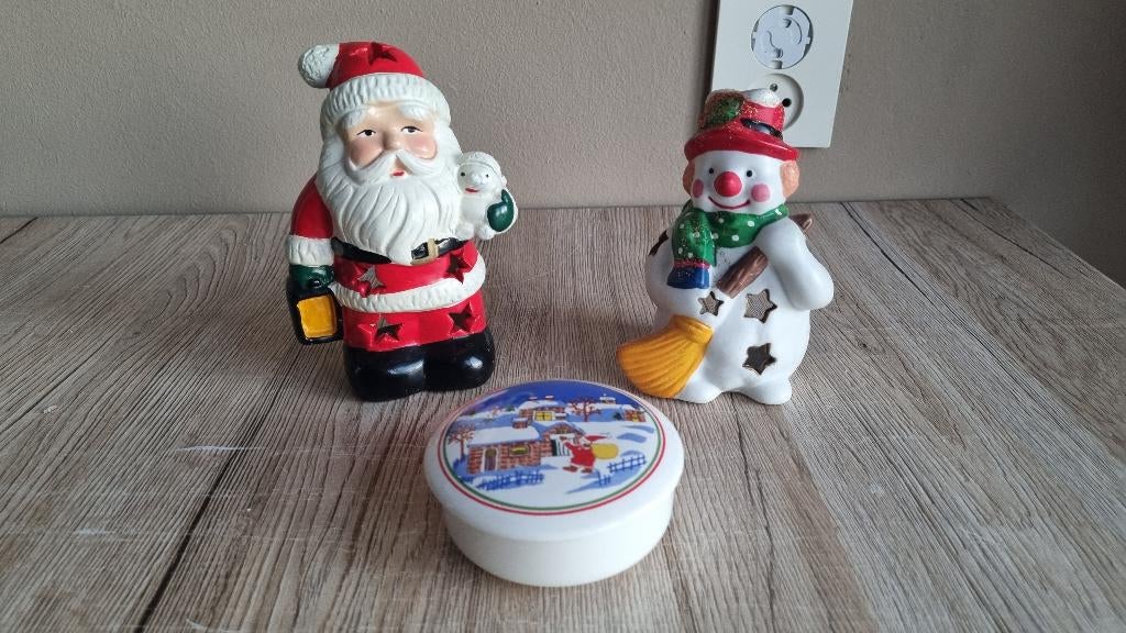 Mooie Vintage Kerstmis Beelden + Bakje Keramiek Porselein, Verzamelen, Beelden en Beeldjes, Verzenden, Gebruikt, Overige typen