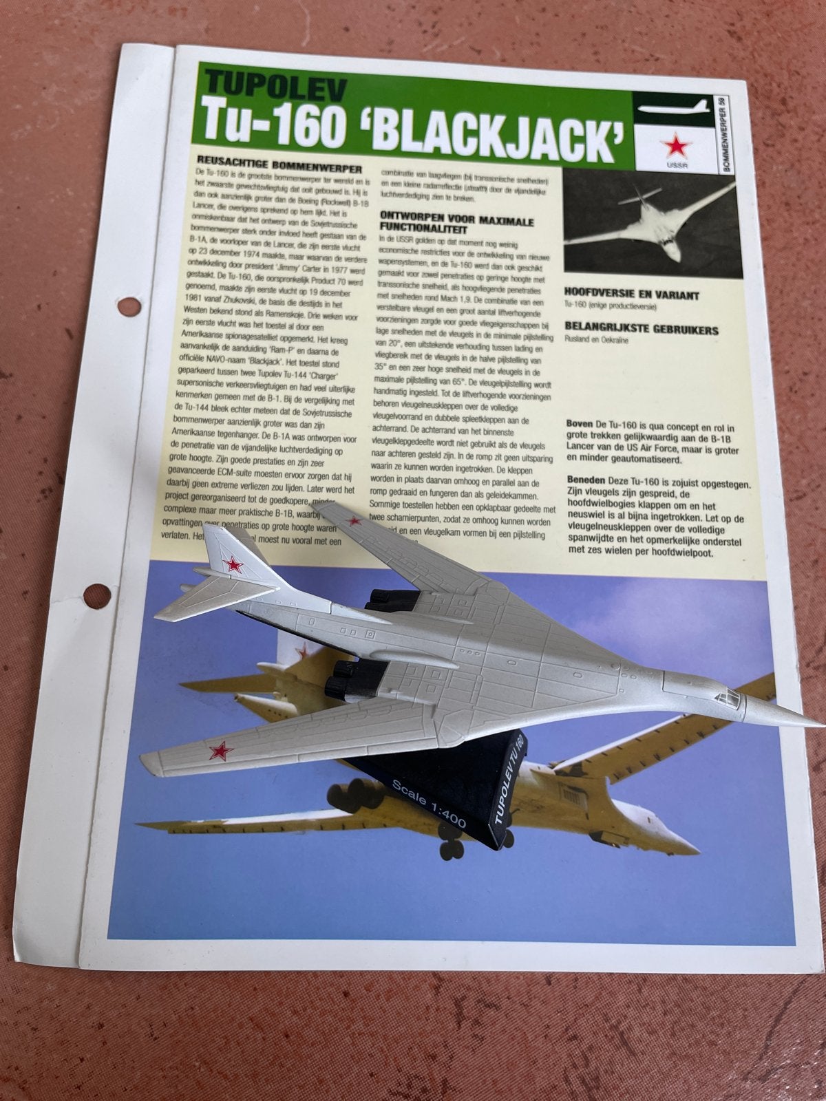 Tupolev Tu-160 'Blackjack' modelvliegtuig, Hobby en Vrije tijd, Overige merken, 1:200 of kleiner, Ophalen of Verzenden, Zo goed als nieuw