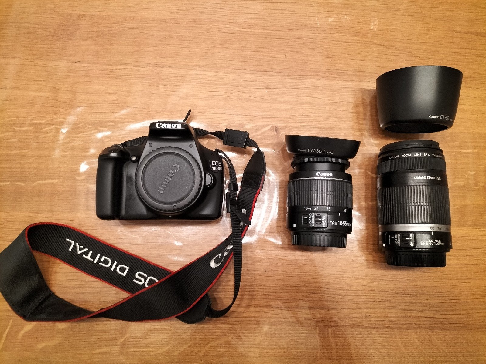 Canon EOS 1100D Spiegelreflexcamera met 2 lenzen, Audio, Tv en Foto, Ophalen, Spiegelreflex, Accu, Canon