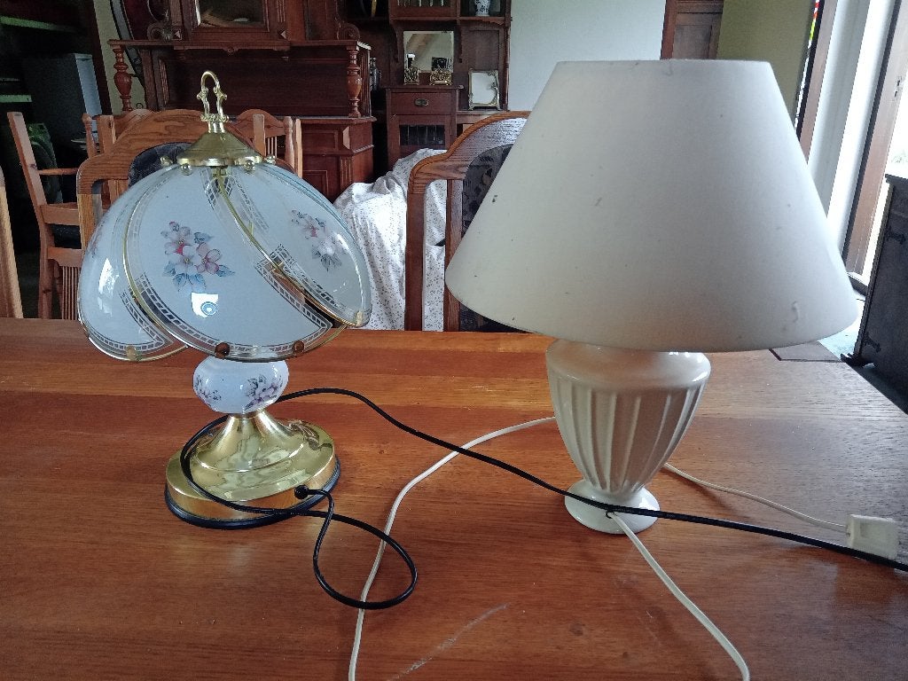 Twee tafellampen, Ophalen