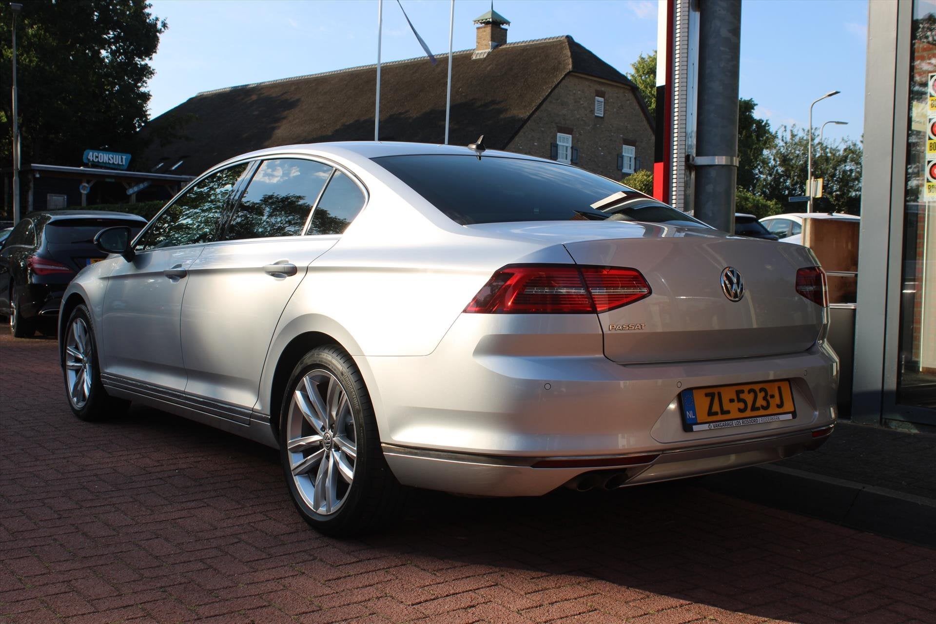 VOLKSWAGEN Passat 1.8 TSI Aut. *Business R* | Carplay | Came, Auto's, 1380 kg, 4 cilinders, 179 pk, Sedan