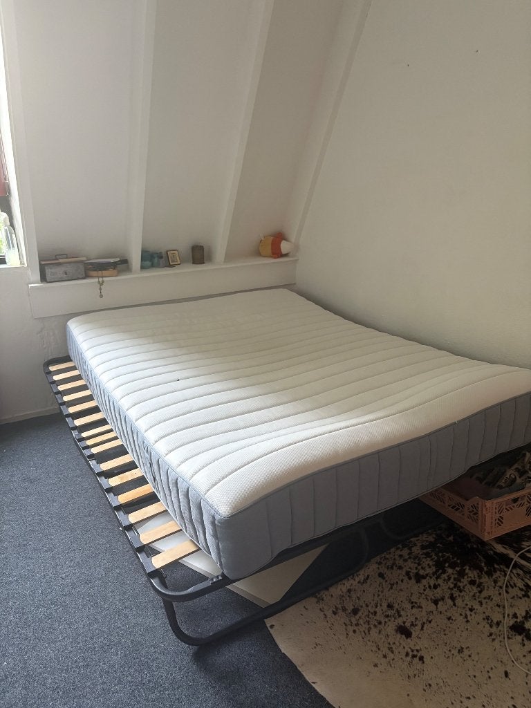 Mattress and Bedframe 140x200cm, Ophalen, Tweepersoons, 140 cm, Zo goed als nieuw