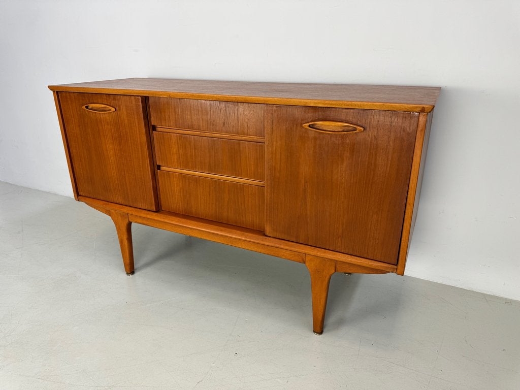 Vintage dressoir Jentique., Verzenden, 150 tot 200 cm, Teakhout, Zo goed als nieuw