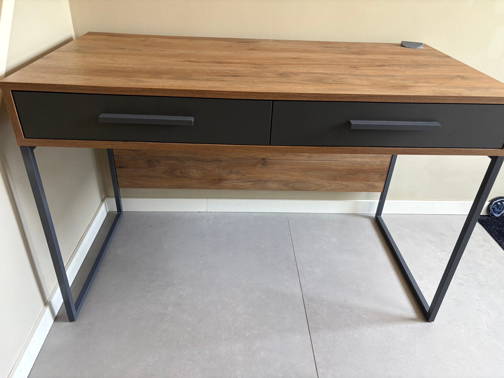 Bureau walnoot 120 x 60 met lades, Huis en Inrichting, Bureaus, Ophalen of Verzenden, Zo goed als nieuw