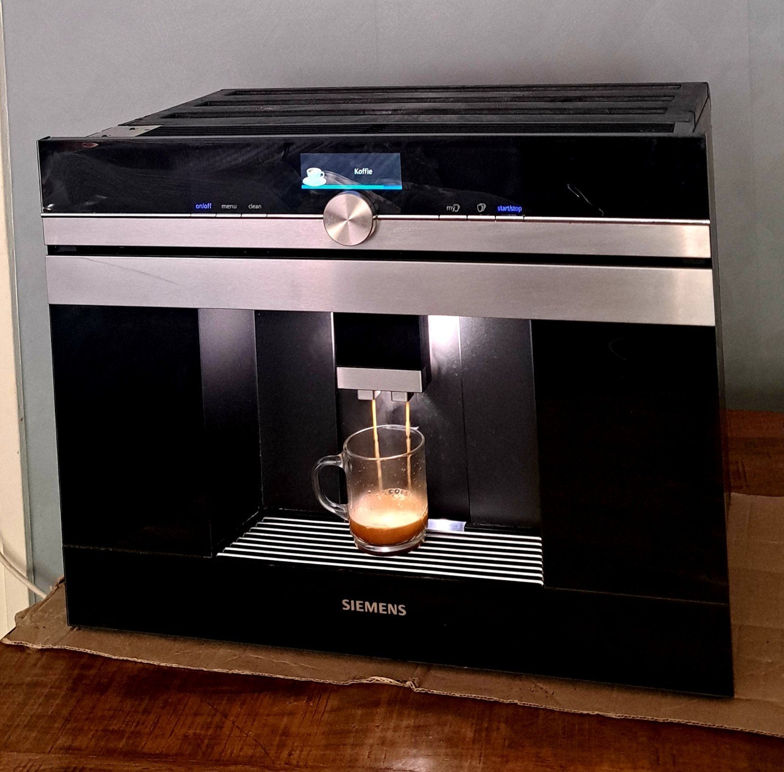 Siemens inbouw Koffiemachine, Witgoed en Apparatuur, Ophalen, 10 kopjes of meer, Koffiemachine, Koffiebonen