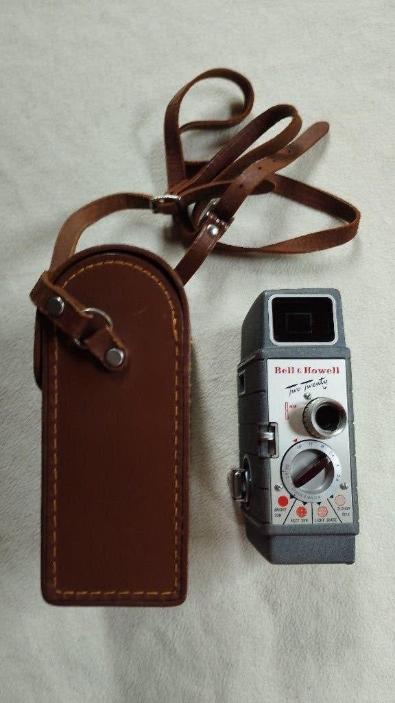 antieke camera: merk Bell & Howell, model Two Twenty, Verzamelen, Ophalen of Verzenden, 1960 tot 1980