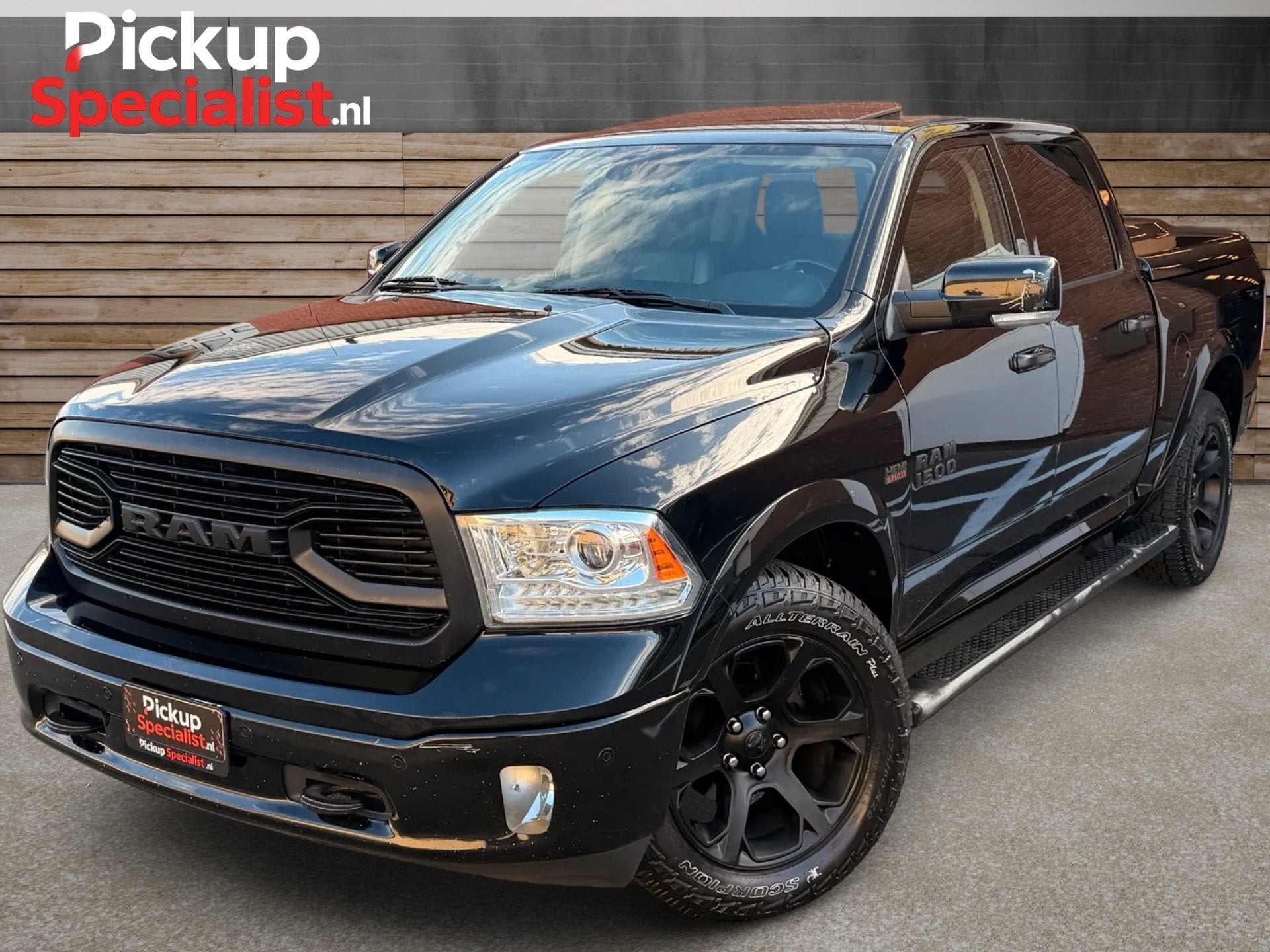 Ram RAM 1500 CLASSIC N,A,P , BLACK ON BLACK , STOEL KOELING/
