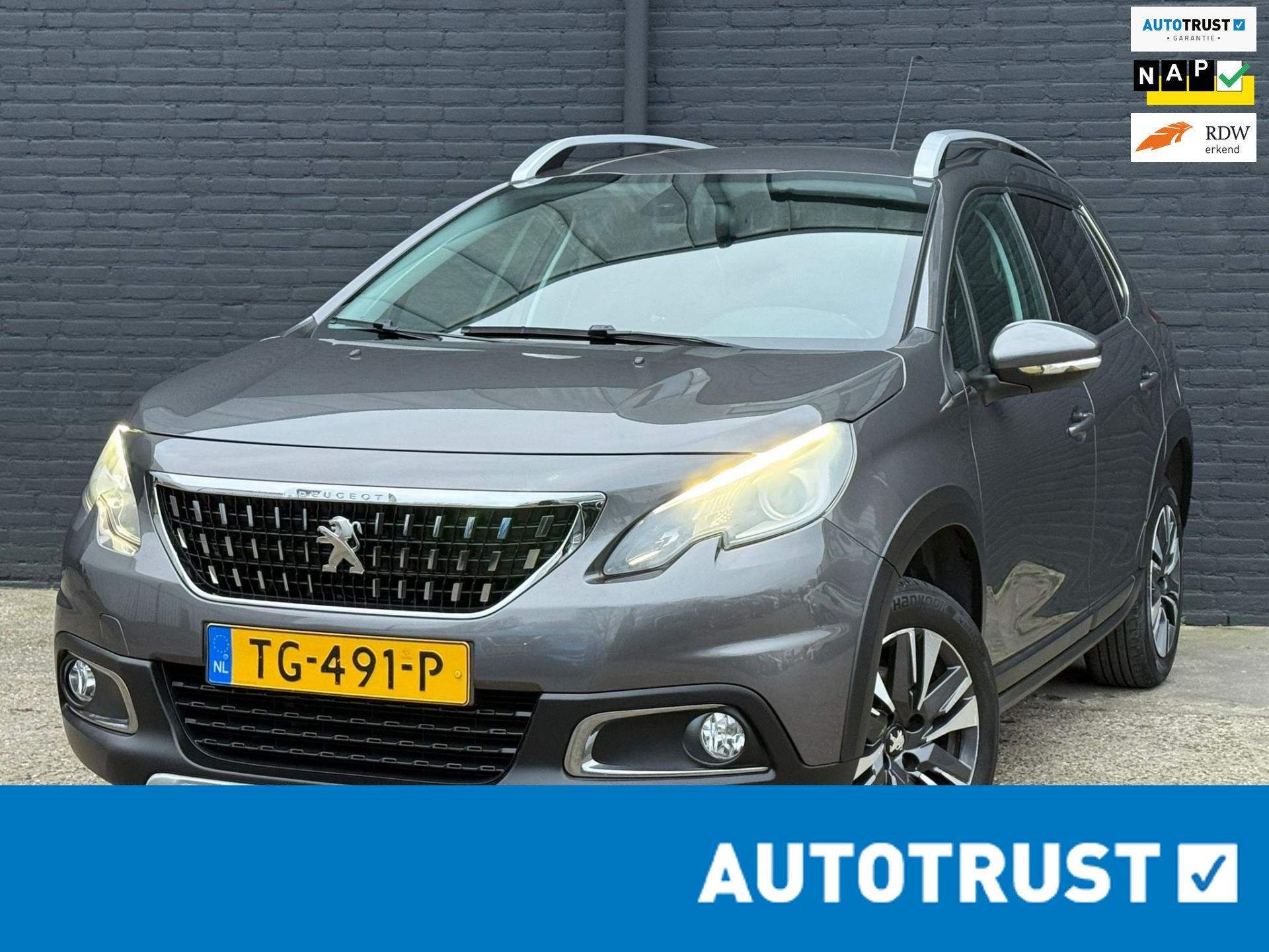 Peugeot 2008 1.2 PureTech Allure NAVI|CAMERA|PDC|CRUISE|TREK, Voorwielaandrijving, Euro 6, Leder en Stof, Origineel Nederlands