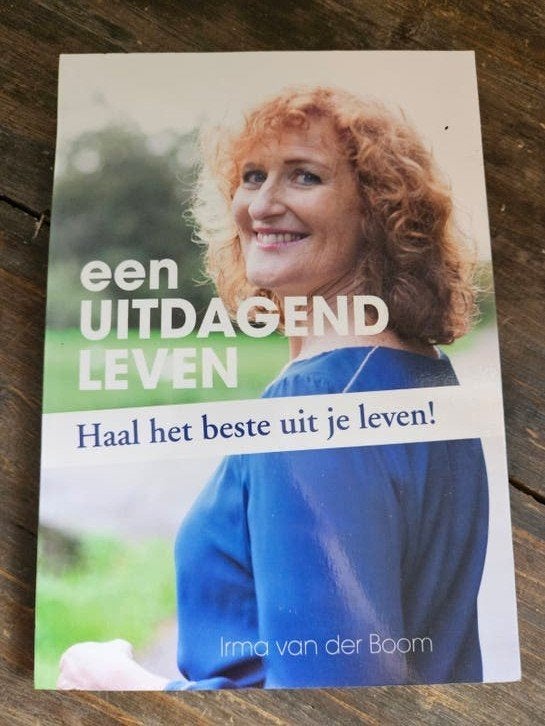 Een uitdagend leven - Irma van der Boom (goede staat), Ophalen of Verzenden